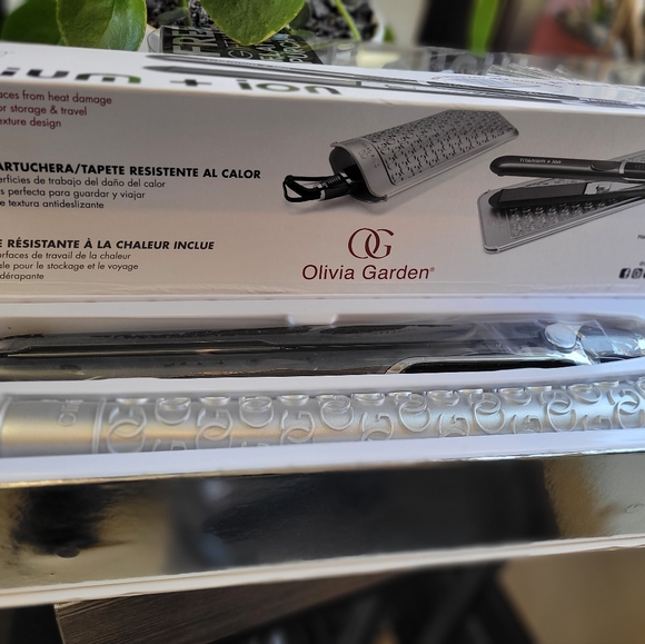 Olivia Garden 1" Pro Titanium Flat Iron - Picture 3 of 3